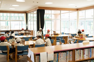 学校図書館