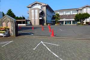 朝の駐車場
