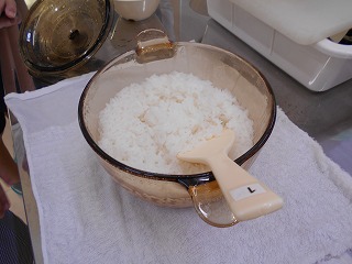 炊き上がったほかほかのお米