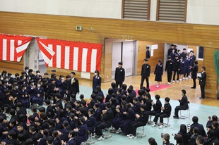 入場(2) 入場(2)