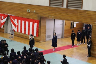 入場(3) 入場(3)