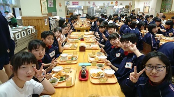 山の家食事-02