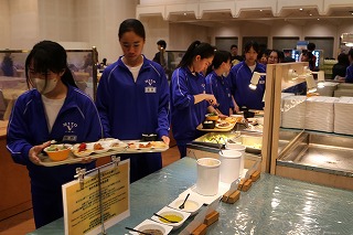 0527夕食バイキングの様子 (15) 0527夕食バイキングの様子 (15)