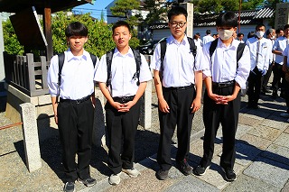 530京都市内班別活動出発 (18)