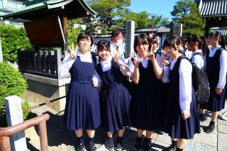 530京都市内班別活動出発 (32)