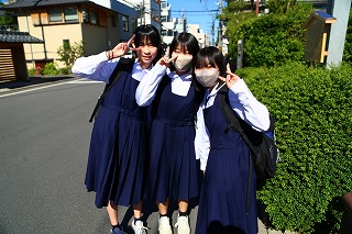 530京都市内班別活動出発 (34)