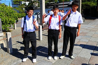 530京都市内班別活動出発 (16)
