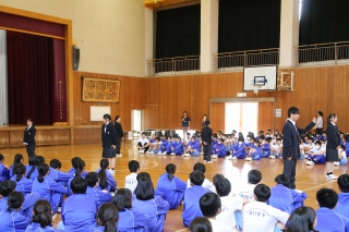 令和8年度生徒総会の様子 (23) 令和8年度生徒総会の様子 (23)