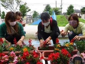 花苗植え (3)