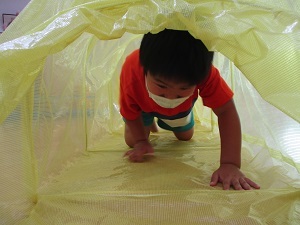 雨の日の遊びトンネル (16)