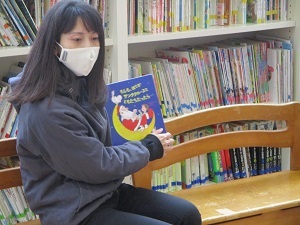 読み聞かせ(母 (2) 読み聞かせ(母 (2)
