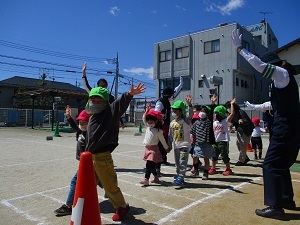 みんなで渡りましょう みんなで渡りましょう
