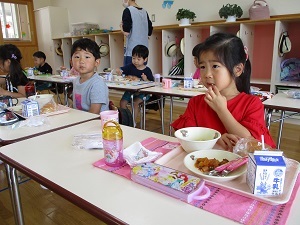 給食体験(うめ組) (2) 給食体験(うめ組) (2)