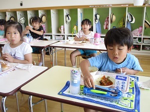 給食体験(もも組) (3) 給食体験(もも組) (3)