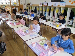 もも組さん,おいしいね。 (3) もも組さん,おいしいね。 (3)