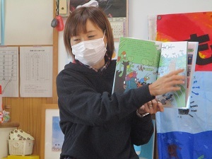 もも組読み聞かせ (2) もも組読み聞かせ (2)