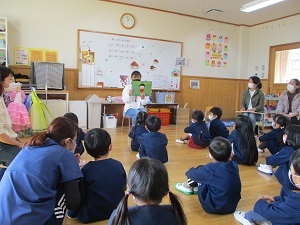 読み聞かせ(うめ組)