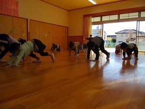 遊戯室雑巾がけ (3) 遊戯室雑巾がけ (3)
