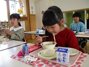 大喜びのもも組 (3) 大喜びのもも組 (3)