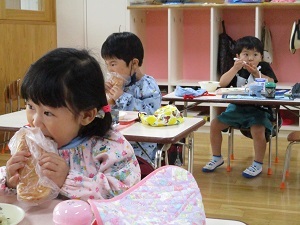 さくらんぼ給食2