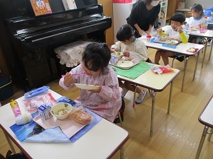 給食もも2