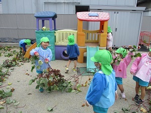 芋づる取り（もも組) (2)