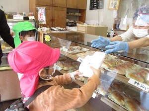 パン屋さんでお買い物 パン屋さんでお買い物