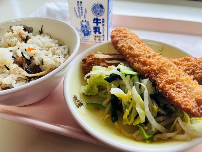 給食は五目混ぜご飯 給食は五目混ぜご飯