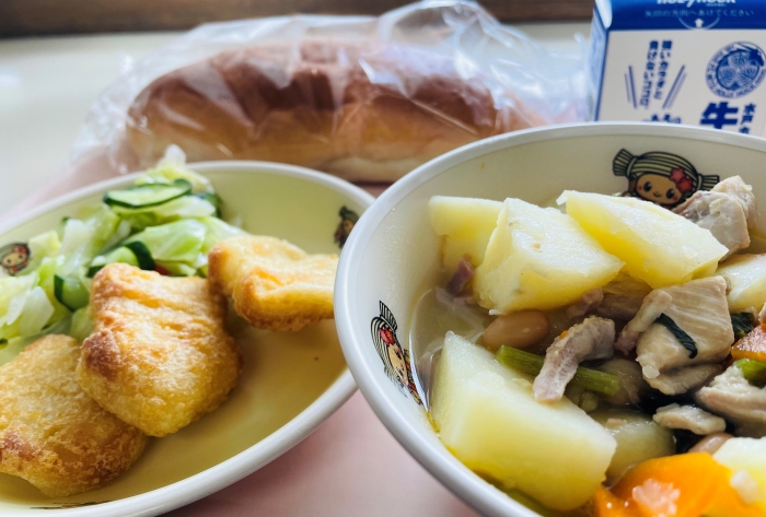 今日の給食はイカナゲット 今日の給食はイカナゲット
