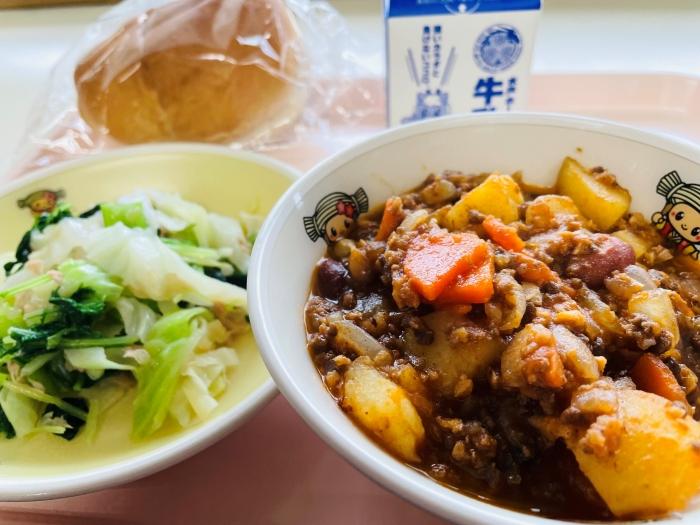 給食はチリコンカンほか 給食はチリコンカンほか