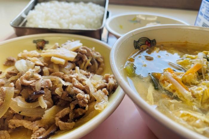 給食はルーローハン 給食はルーローハン