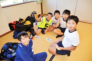部屋の中で1 部屋の中で1