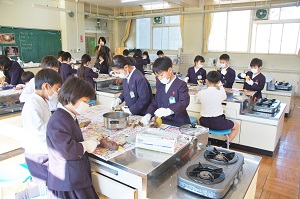 イモの皮むき イモの皮むき