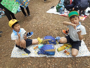 昼食の様子