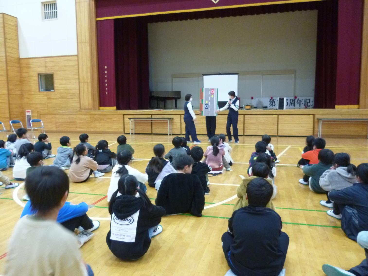 交通安全(1) 交通安全(1)