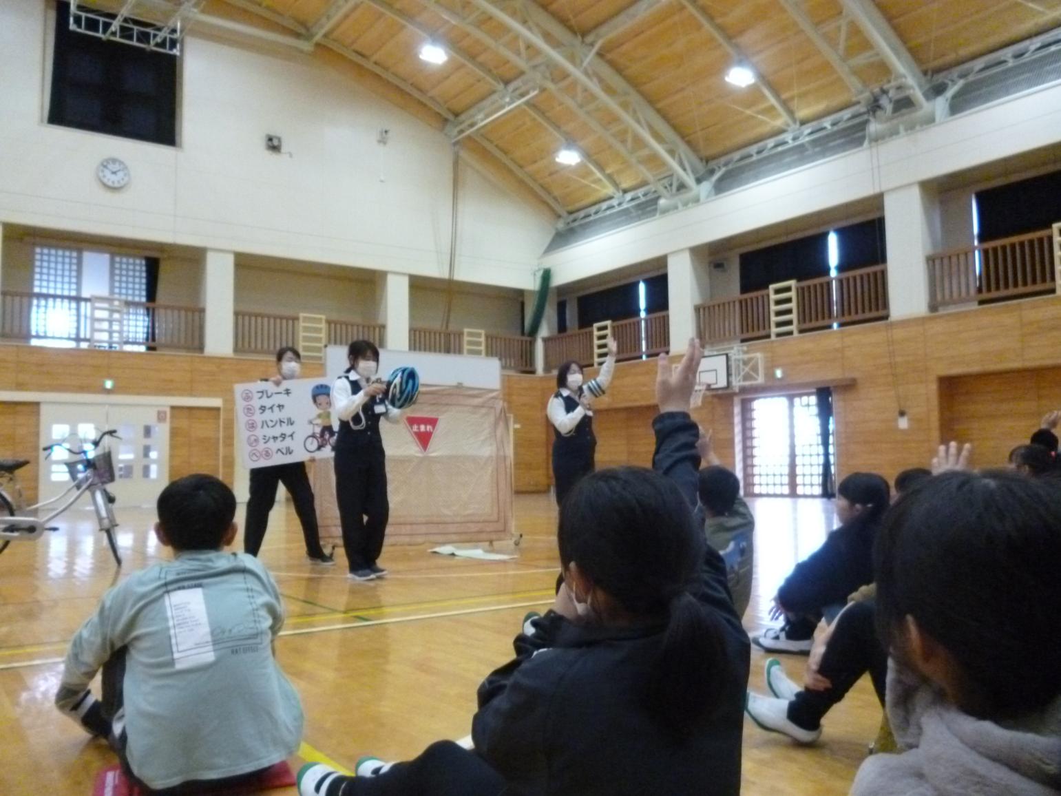 交通安全(2) 交通安全(2)
