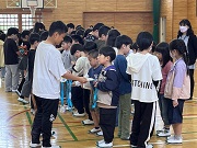 い い