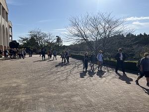 遠足出発2 遠足出発2