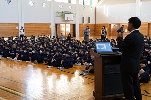 全校朝会