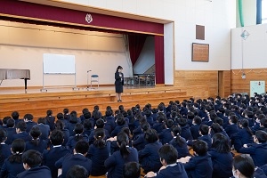 全校朝会