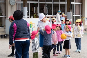 幼稚園との交流