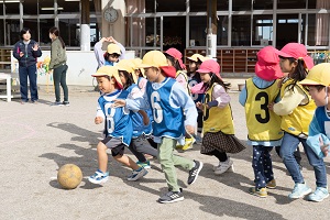 幼稚園との交流