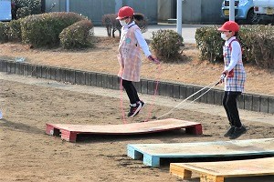 0121(12) 0121(12)