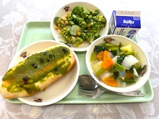 給食