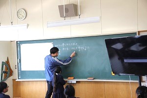 黒板利用で説明