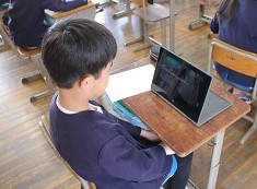 タブレット利用で授業