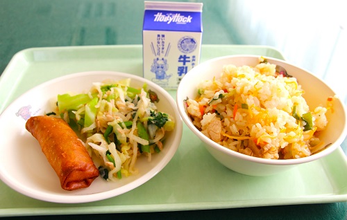 給食です