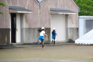 鬼ごっこ