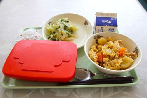 給食