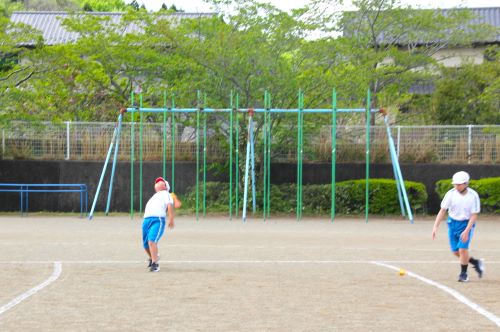 ソフトボール投げ